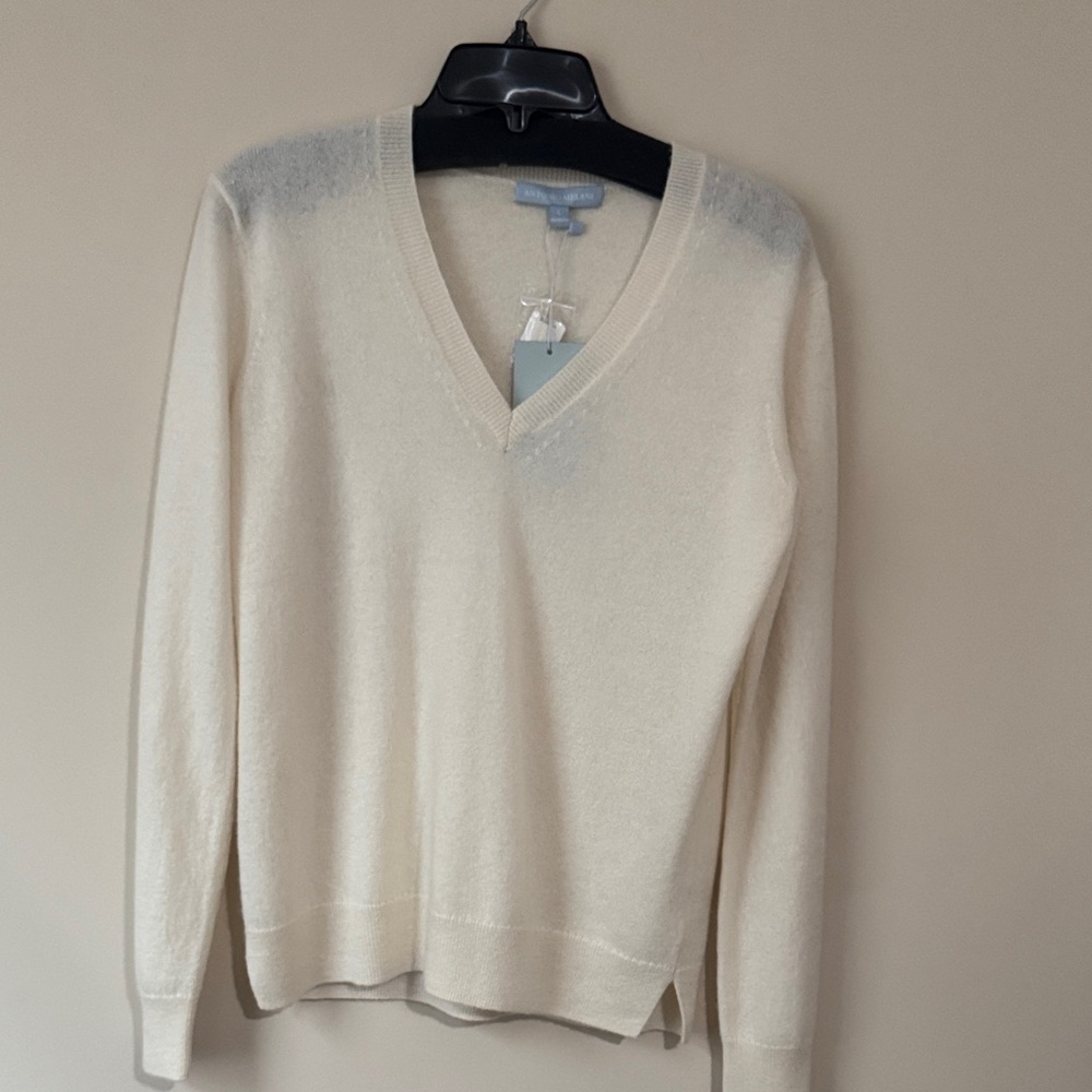 ANTONIO MELANI Cream V-Neck Sweater